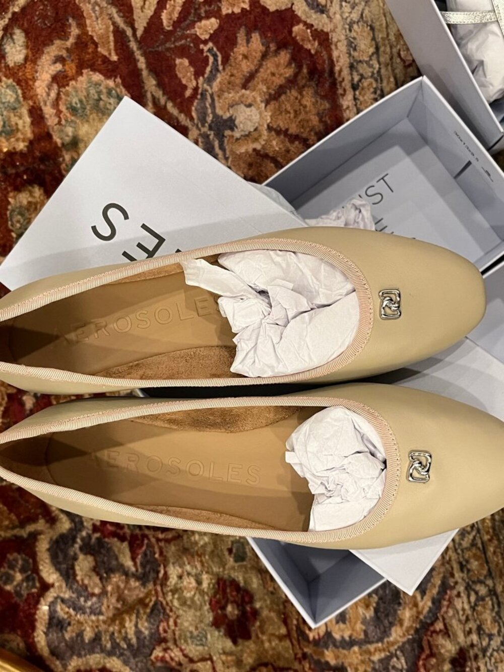 NWT Aerosoles Arena Stone Beige Leather Ballet Flats Size 8.5M New in Box
